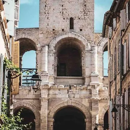 A Pied Du Centre Avec Place De Parking * Arles